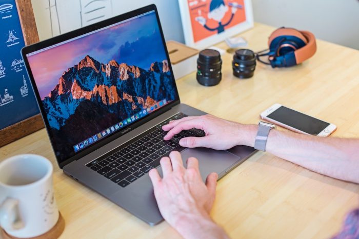 Ways to take screenshots in MacBook Pro Laptop | Techniqworld.com