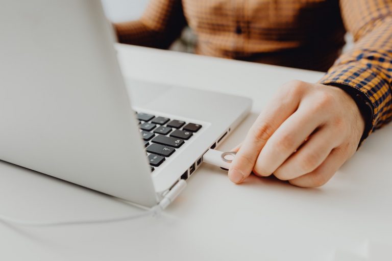 How to fix the "USB Device not Recognized" error in Windows 11? | Techniqworld.com