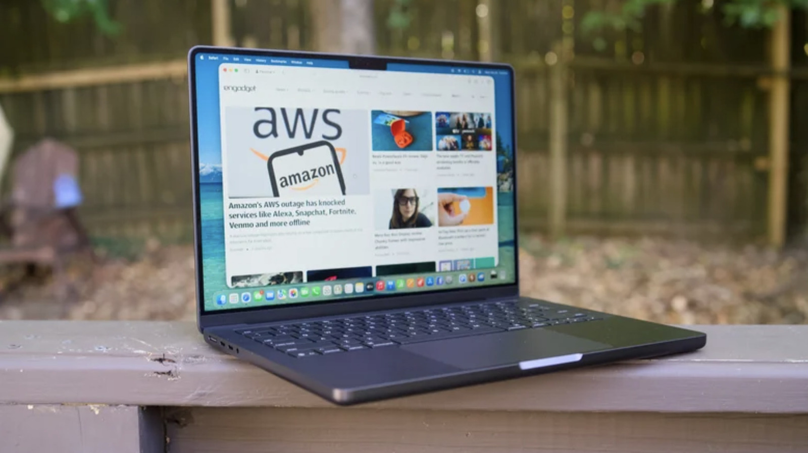 Apple Reports Touchscreen MacBook and iPad Mini Launch for October 2026