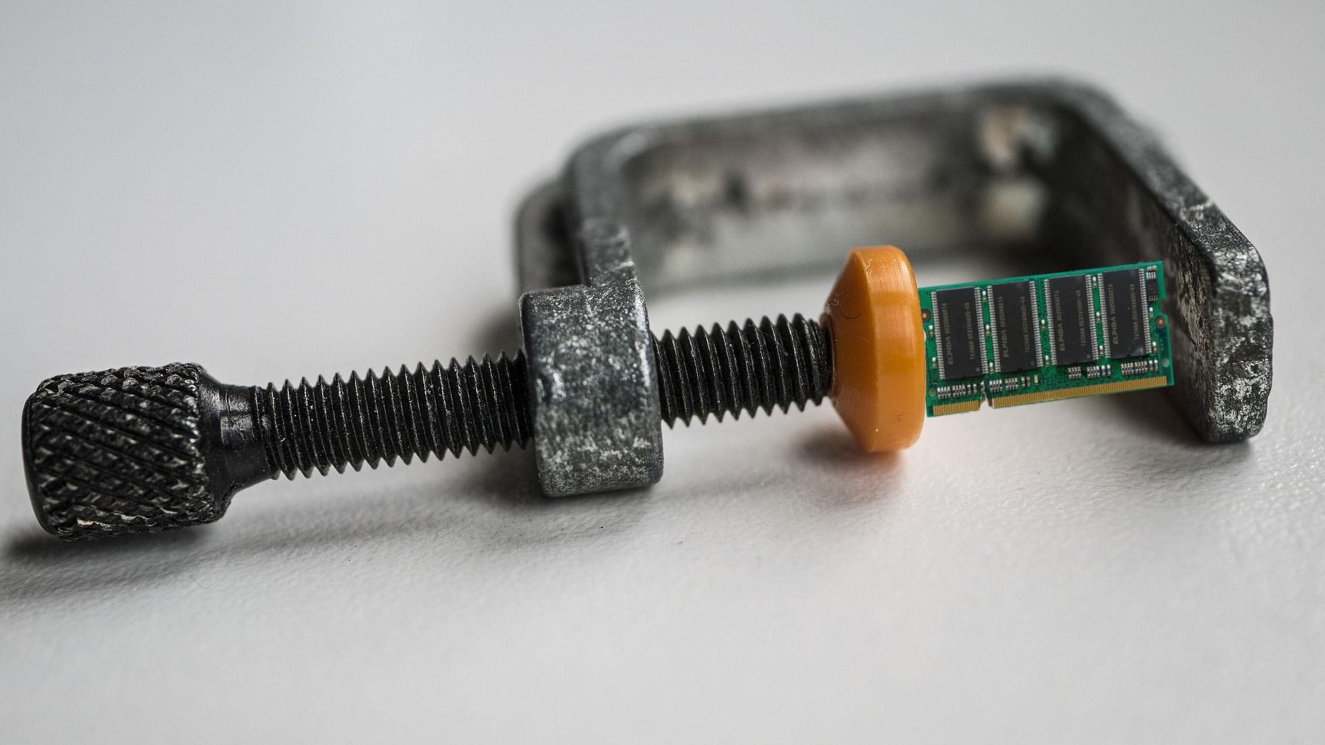 New Linux Tech Compresses Memory in RAM for 452x Speedup